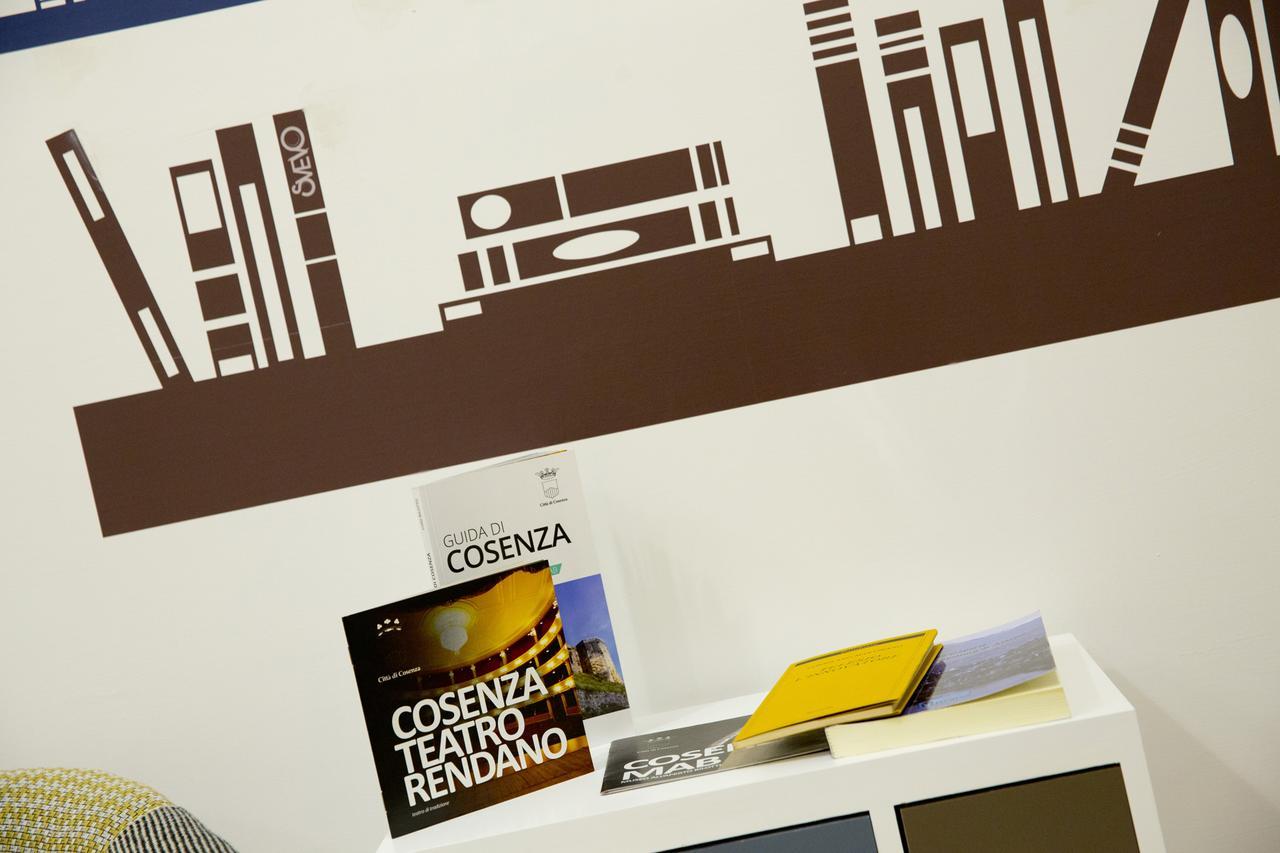 Svevo Acomodação com café da manhã Cosença Exterior foto